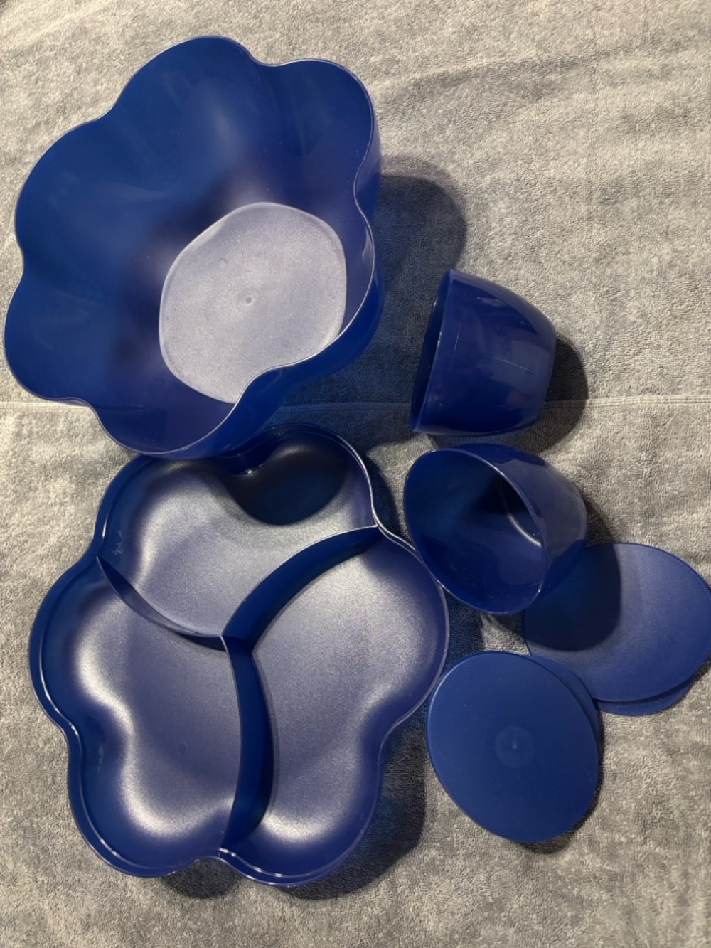 Tupperware Navy Blue Flower Chip 'n Dip Snack Set Punchbowl Buffet Serving Tray